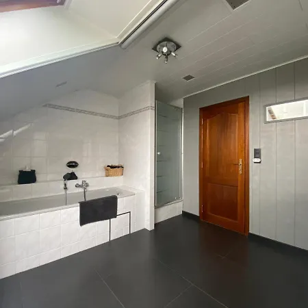 Privat bolig 2 - Cozy Near Circuit Spa-francorchamps - Only 20 Minutes On Foot - Parking Free